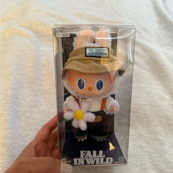 The Monsters Fall in Wild Series Labubu - Picture 2 of 4